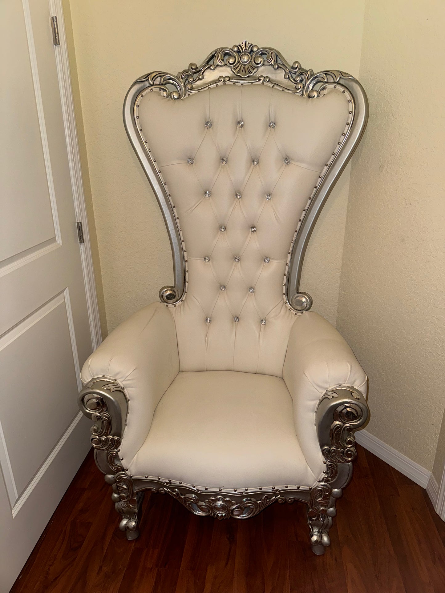 Cream White and Silver King Queen Princess Throne - 3 Hour Rate